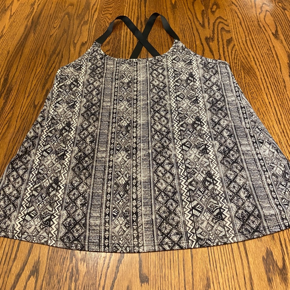 Casual cross cross back top!